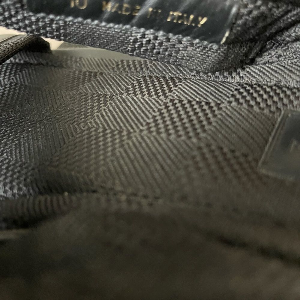 Louis Vuitton Black Damier Thong Sandals - Picture 2 of 7